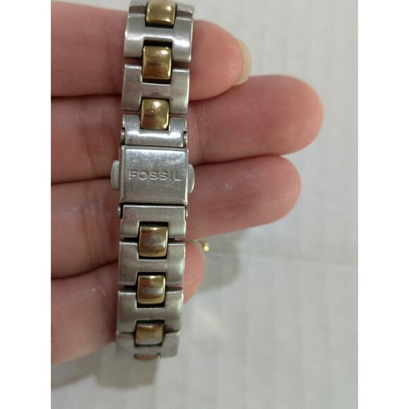 Fossil AM4025‎ Women Watch Gold Silver Dual Tone Round - Picture 6 of 6